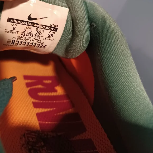 Pre-owned Nike Women's Size 8m Air Max Sneakers. Running Walking, fair condition - Picture 3 of 4